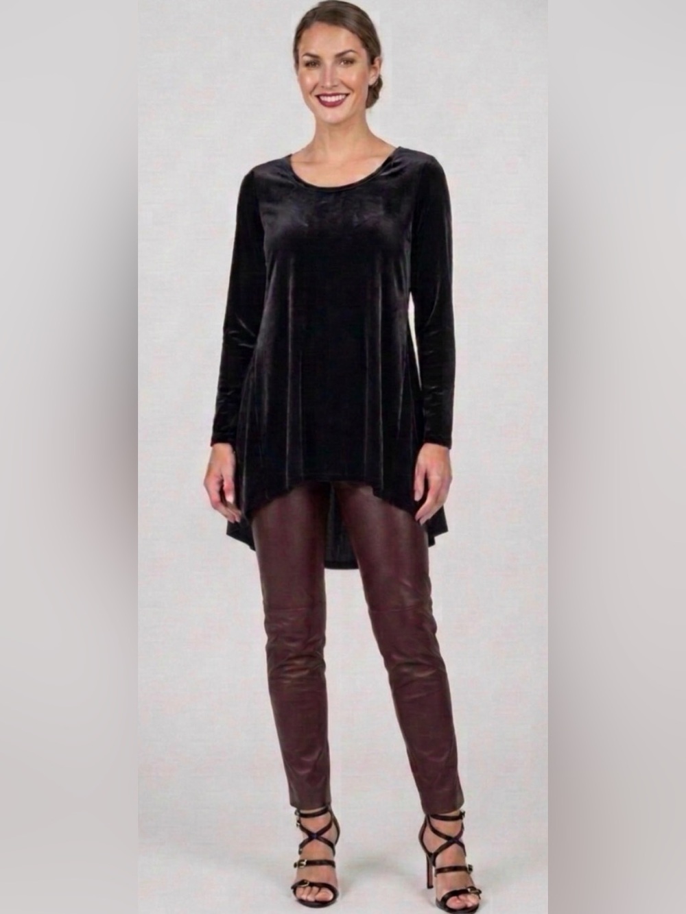 Kaari Blue Size Medium Black Velvet High-Low Tunic Top